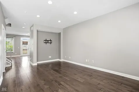 358 E Ohio Street Indianapolis IN 46204