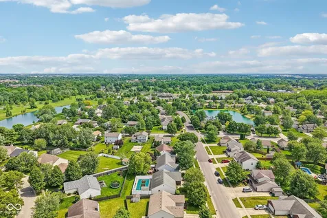 872 Franklin Lakes Boulevard Franklin IN 46131