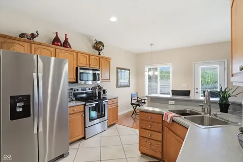921 Hildebrand Drive Indianapolis IN 46217
