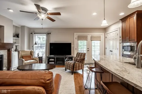 385 S Sixth Street Zionsville IN 46077