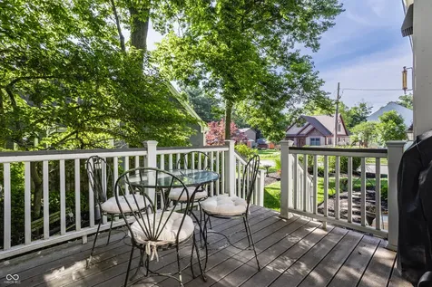 385 S Sixth Street Zionsville IN 46077