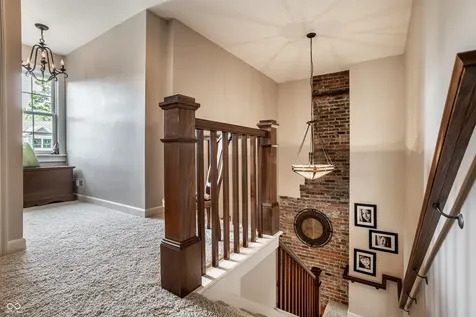 385 S Sixth Street Zionsville IN 46077