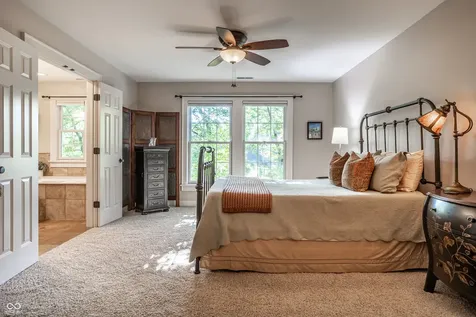 385 S Sixth Street Zionsville IN 46077