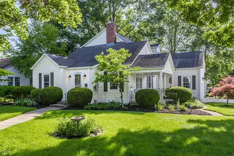 385 S Sixth Street Zionsville IN 46077