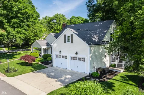 385 S Sixth Street Zionsville IN 46077