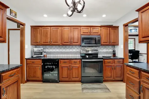 8232 Meadow Bend Drive Indianapolis IN 46259