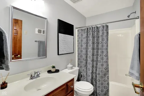 8232 Meadow Bend Drive Indianapolis IN 46259