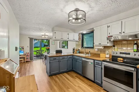 8047 Pebble Creek Court Indianapolis IN 46268