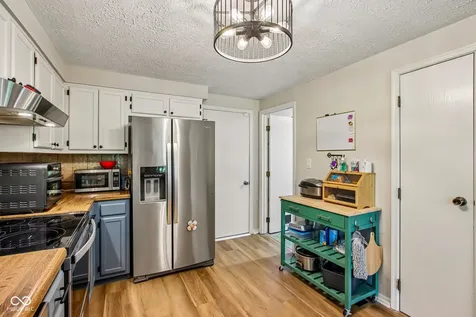 8047 Pebble Creek Court Indianapolis IN 46268