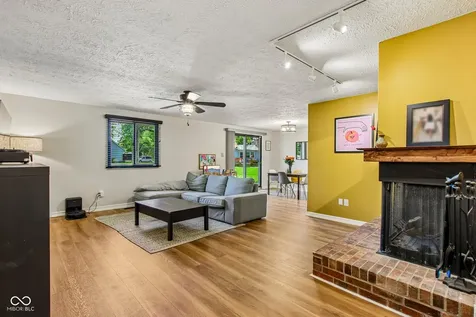 8047 Pebble Creek Court Indianapolis IN 46268