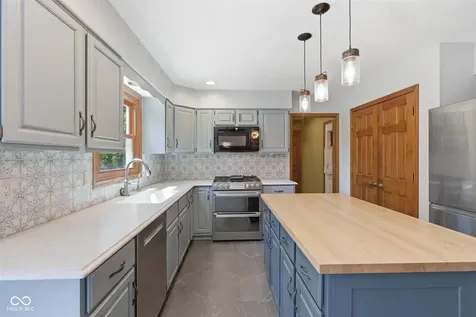 8090 Bowline Drive Indianapolis IN 46236