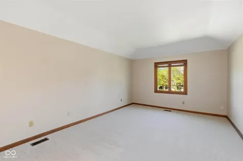 8090 Bowline Drive Indianapolis IN 46236