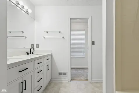 6941 Devinney Lane Indianapolis IN 46221