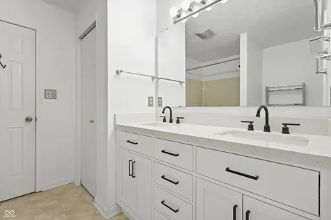6941 Devinney Lane Indianapolis IN 46221