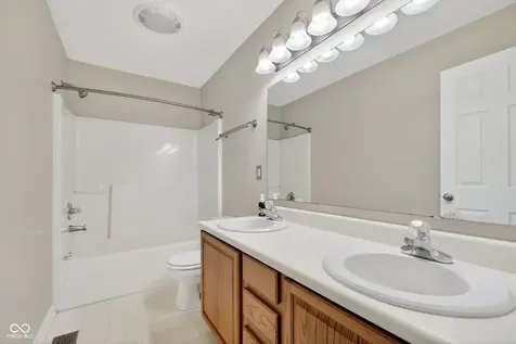 8025 Winterset Circle Indianapolis IN 46214