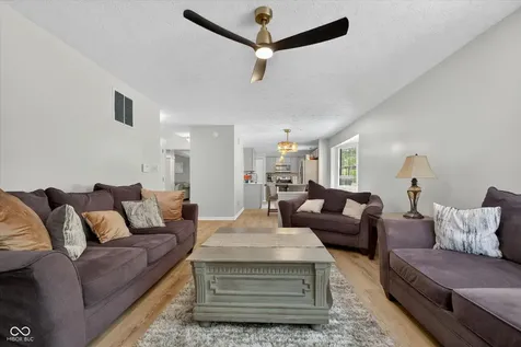 6461 Hunters Green Court Indianapolis IN 46278