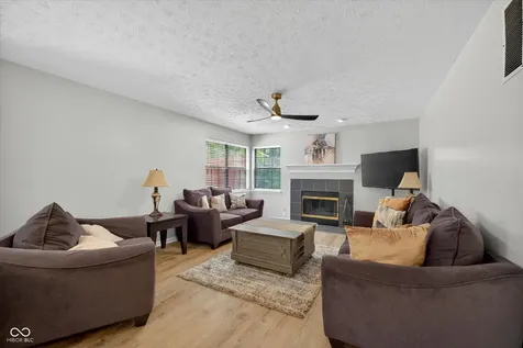6461 Hunters Green Court Indianapolis IN 46278