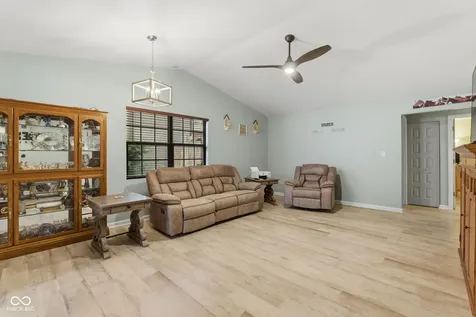 8928 Summer Walk Drive E Indianapolis IN 46227