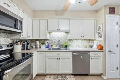 7455 Prairie Lake Drive Indianapolis IN 46256