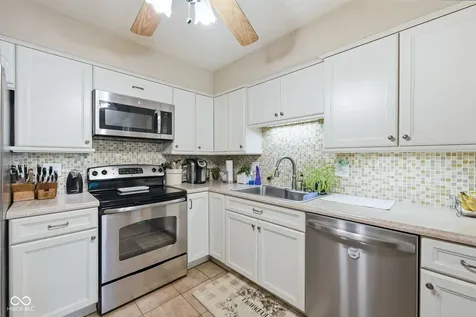 7455 Prairie Lake Drive Indianapolis IN 46256