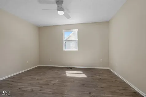 381 W Pearl Street Greenwood IN 46142