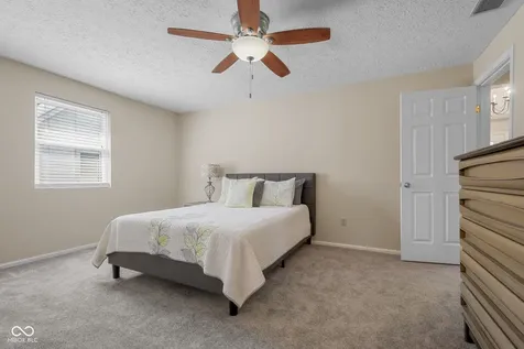 381 W Pearl Street Greenwood IN 46142