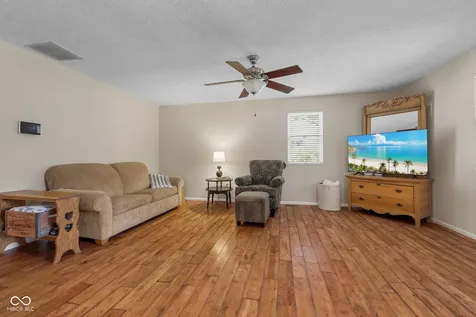 381 W Pearl Street Greenwood IN 46142