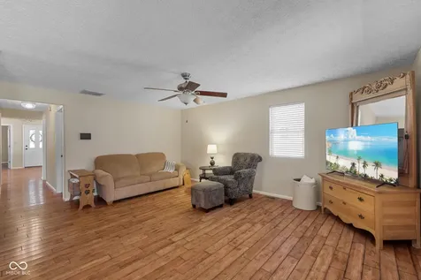 381 W Pearl Street Greenwood IN 46142