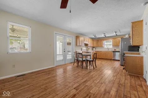 381 W Pearl Street Greenwood IN 46142