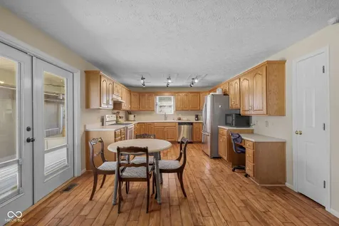 381 W Pearl Street Greenwood IN 46142