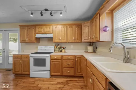 381 W Pearl Street Greenwood IN 46142