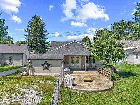 381 W Pearl Street Greenwood IN 46142