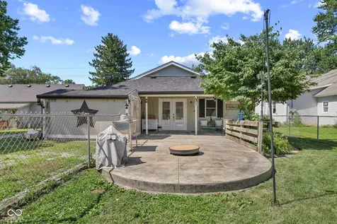 381 W Pearl Street Greenwood IN 46142