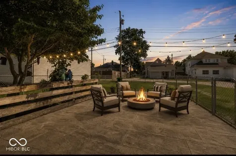 381 W Pearl Street Greenwood IN 46142