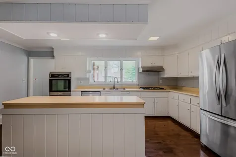 3233 Woodland Parkway Columbus IN 47203