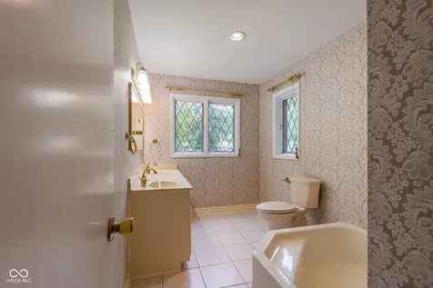 3233 Woodland Parkway Columbus IN 47203