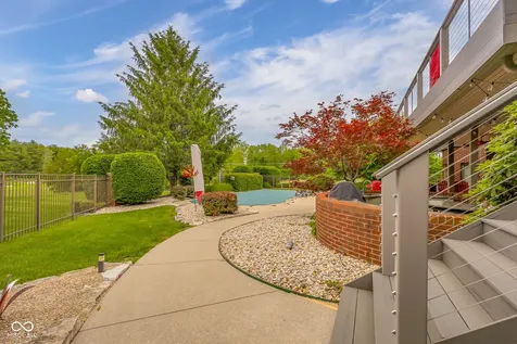 8224 W Mulligan Lane Columbus IN 47201