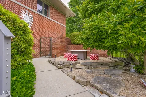 8224 W Mulligan Lane Columbus IN 47201