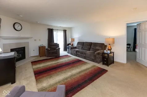 913 Halyard Drive Avon IN 46123