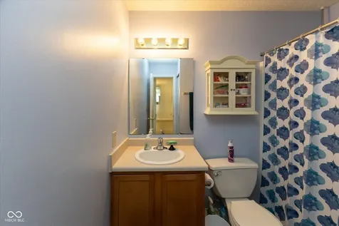 913 Halyard Drive Avon IN 46123