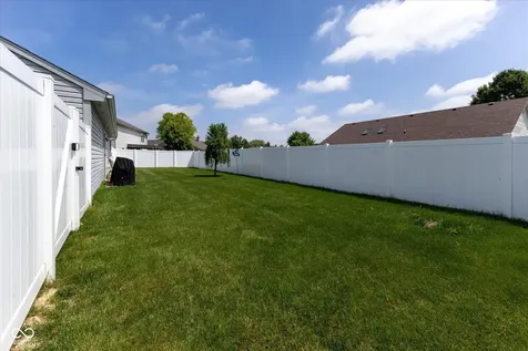 913 Halyard Drive Avon IN 46123