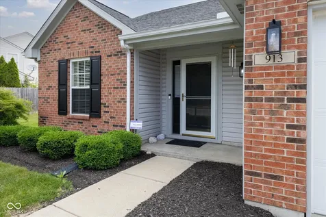 913 Halyard Drive Avon IN 46123