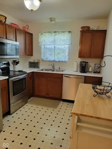 913 Halyard Drive Avon IN 46123