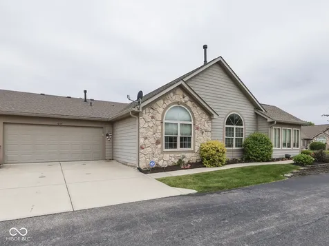 1037 Laurelwood Lane Greenwood IN 46142
