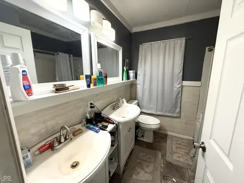 2827 S Oakland Drive Shelbyville IN 46176