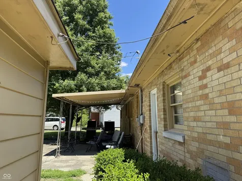 2827 S Oakland Drive Shelbyville IN 46176