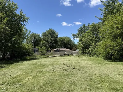 2827 S Oakland Drive Shelbyville IN 46176