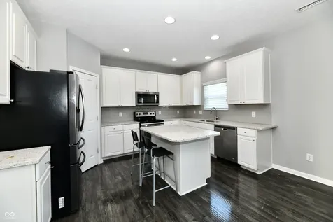 8404 Penbrooke Place Indianapolis IN 46237