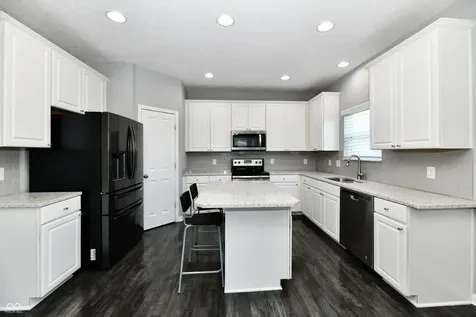 8404 Penbrooke Place Indianapolis IN 46237