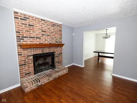6037 Mcclellan Court Indianapolis IN 46254